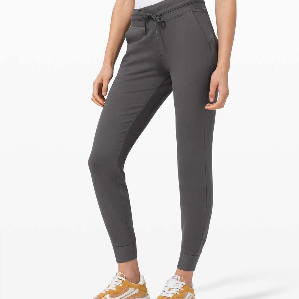 Lululemon Ready To Fleece Jogger in Graphite Grey Size 12 Athleisure Jogger